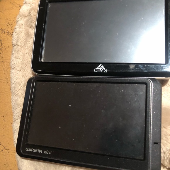 2 gps good working condition - Picture 3 of 3